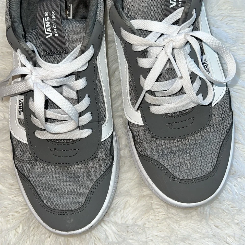 Vans Range Low-Top Sneaker - Men's 8